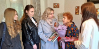 В Брянске Инна Мухина вместе с членами Детского общественного совета посещают ветеранов - Газета Почепское слово